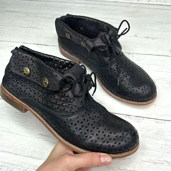 Patricia Nash Sabrina Ankle Black Leather Booties in Womens Size 7 - Picture 1 of 9